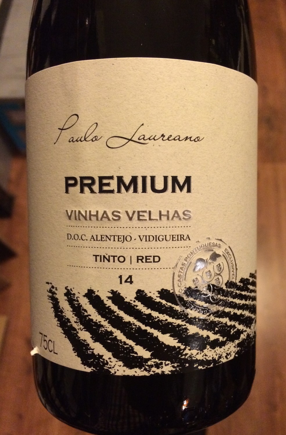 05. Premium Vinhas Velhas Tinto.jpg